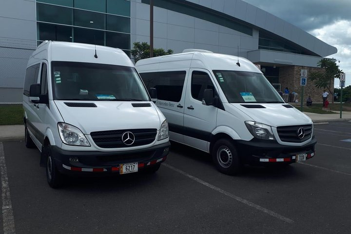 Transfer from Liberia Airport (LIR) to El Mangroove Hotel - Photo 1 of 8